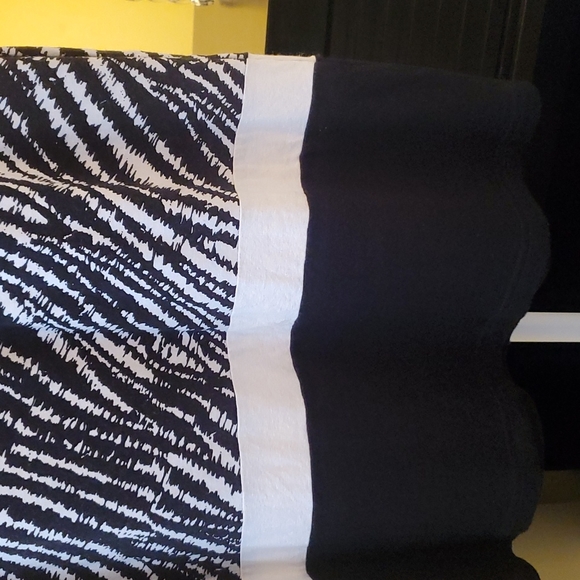 TOP DESIGN DRESS, NWOT, blk/wht, cap sleeve, pullover, jersey. - Picture 7 of 9